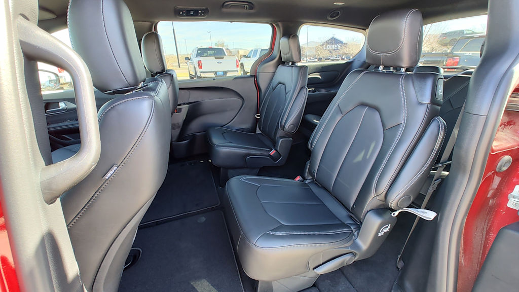 Thumbnail: 2026 Chrysler Pacifica - 21