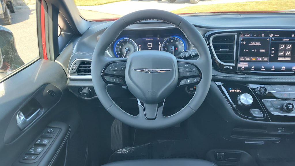 Thumbnail: 2026 Chrysler Pacifica - 14