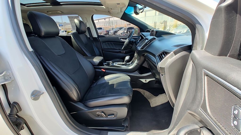 Thumbnail: 2016 Ford Edge - 11