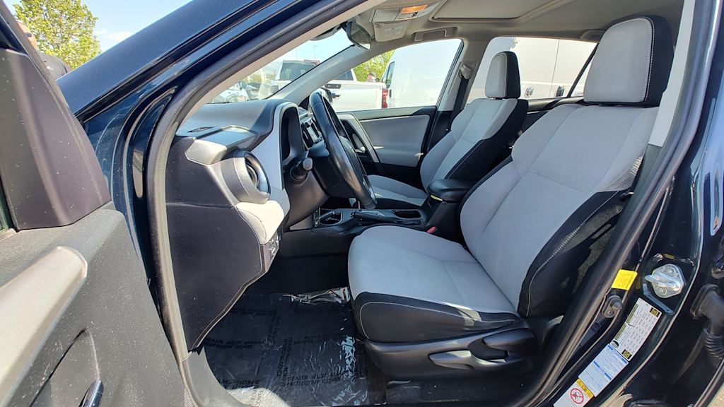 Thumbnail: 2017 Toyota RAV4 - 11