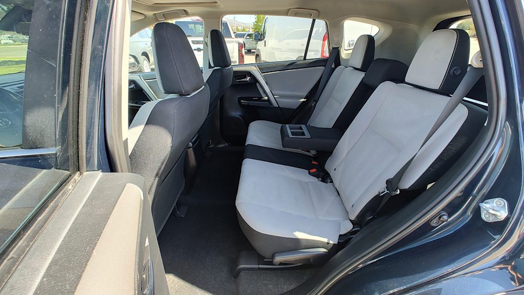 Thumbnail: 2017 Toyota RAV4 - 21