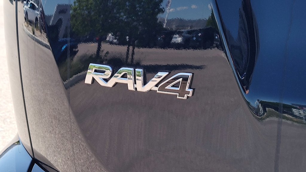 Thumbnail: 2017 Toyota RAV4 - 7