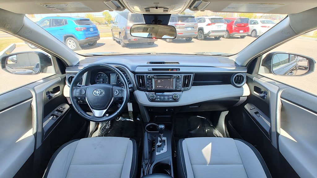 Thumbnail: 2017 Toyota RAV4 - 10
