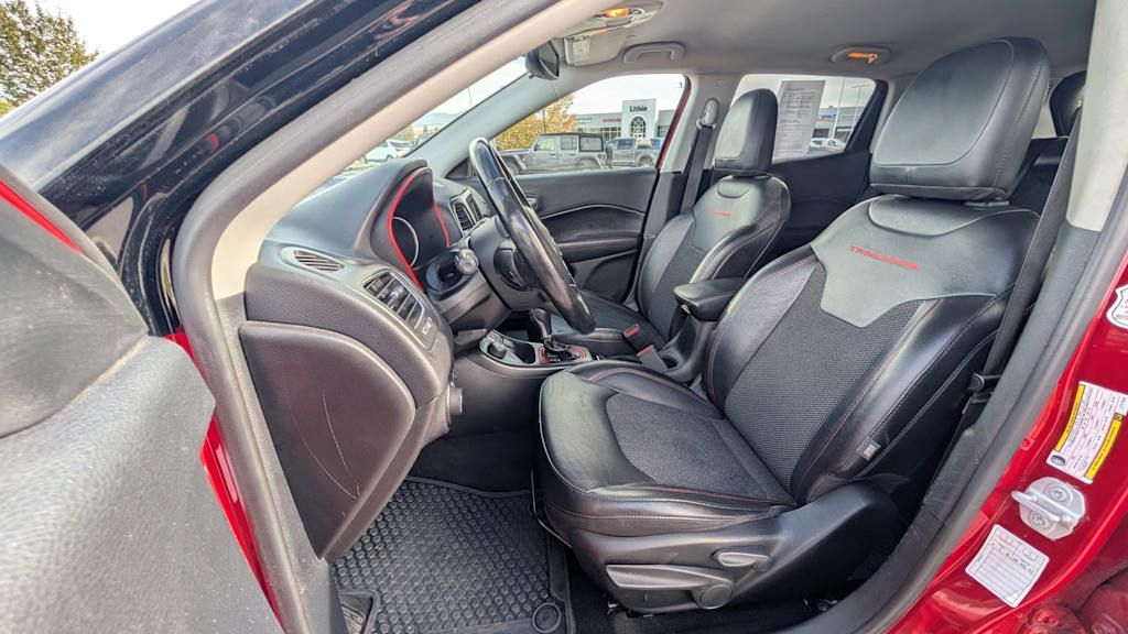 Thumbnail: 2020 Jeep Compass - 11