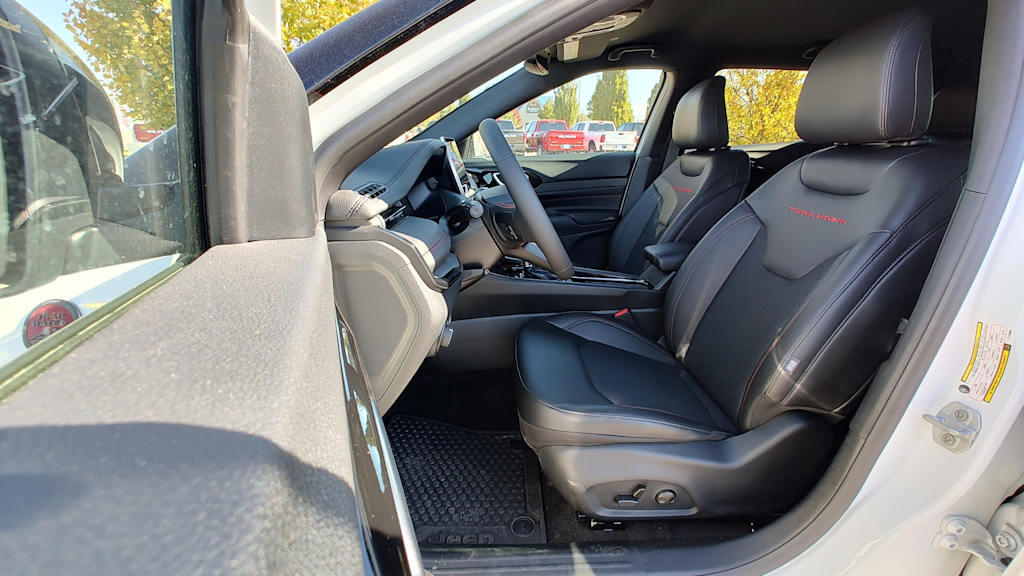 Thumbnail: 2026 Jeep Compass - 11