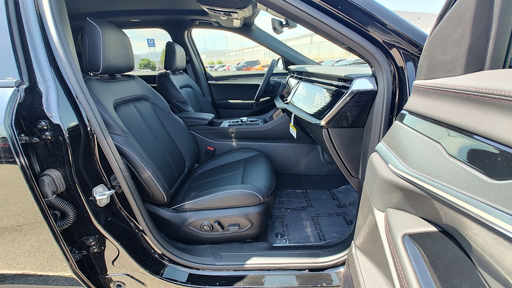 Thumbnail: 2025 Jeep Wagoneer S - 21