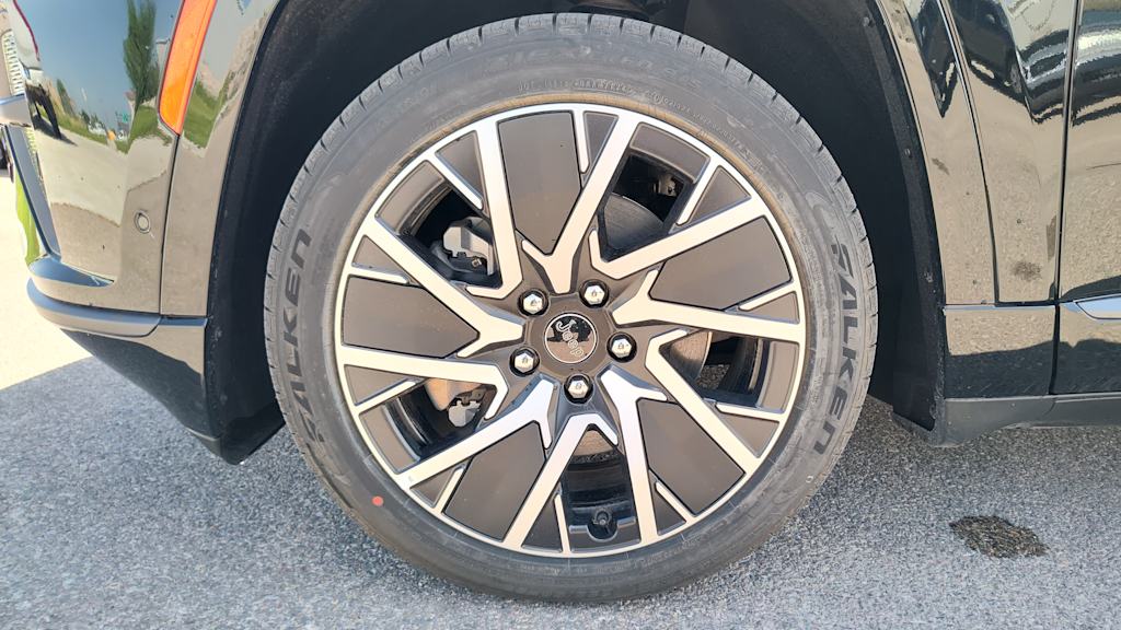 Thumbnail: 2025 Jeep Wagoneer S - 8