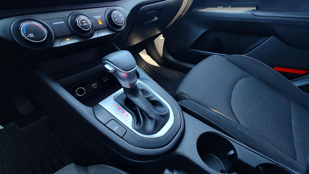 Thumbnail: 2023 Kia Forte - 16