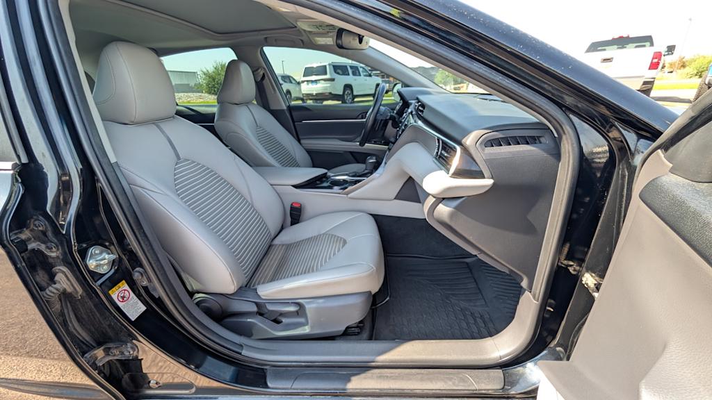 Thumbnail: 2018 Toyota Camry - 12