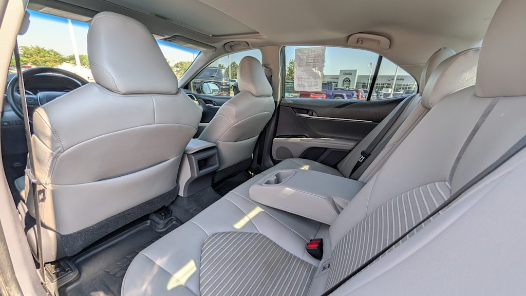 Thumbnail: 2018 Toyota Camry - 13
