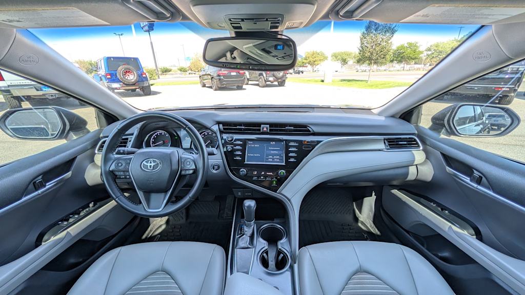 Thumbnail: 2018 Toyota Camry - 10