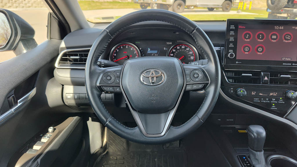Thumbnail: 2022 Toyota Camry - 14