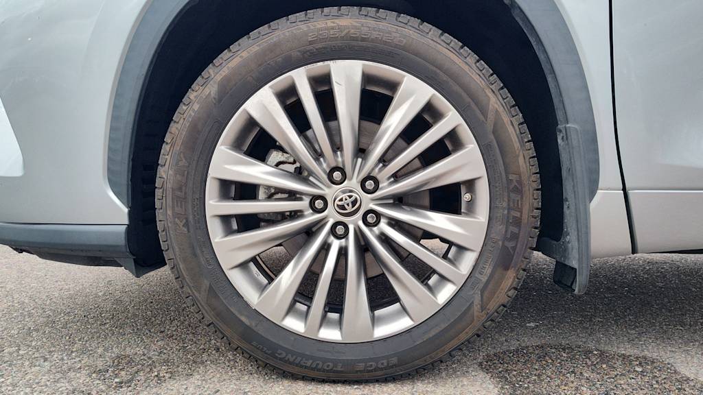 Thumbnail: 2021 Toyota Highlander - 8