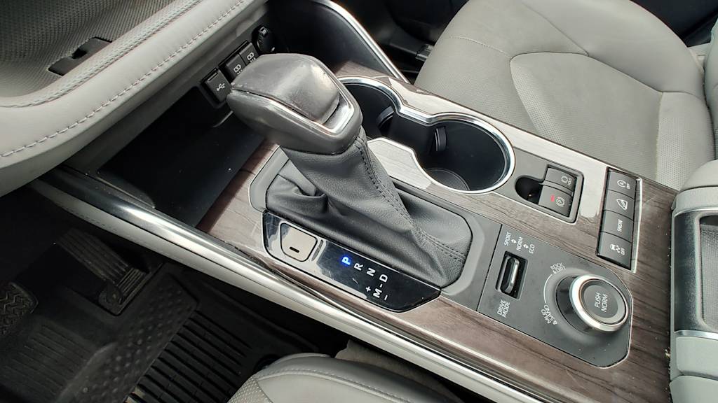 Thumbnail: 2021 Toyota Highlander - 16