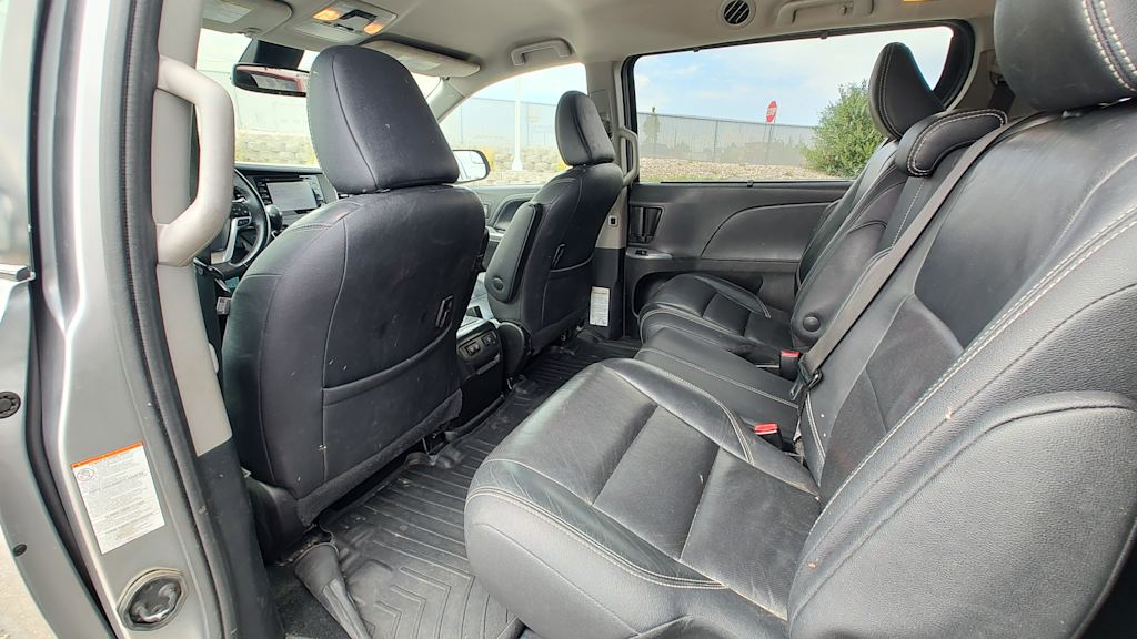 Thumbnail: 2018 Toyota Sienna - 13