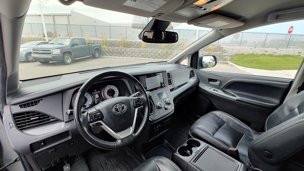 Thumbnail: 2018 Toyota Sienna - 2