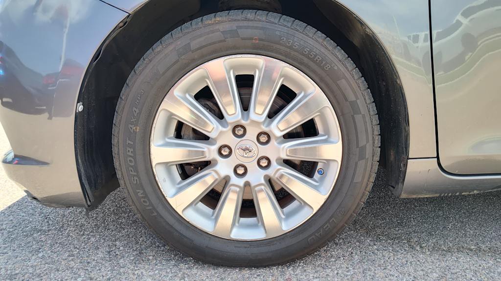 2014 Toyota Sienna Limited 8