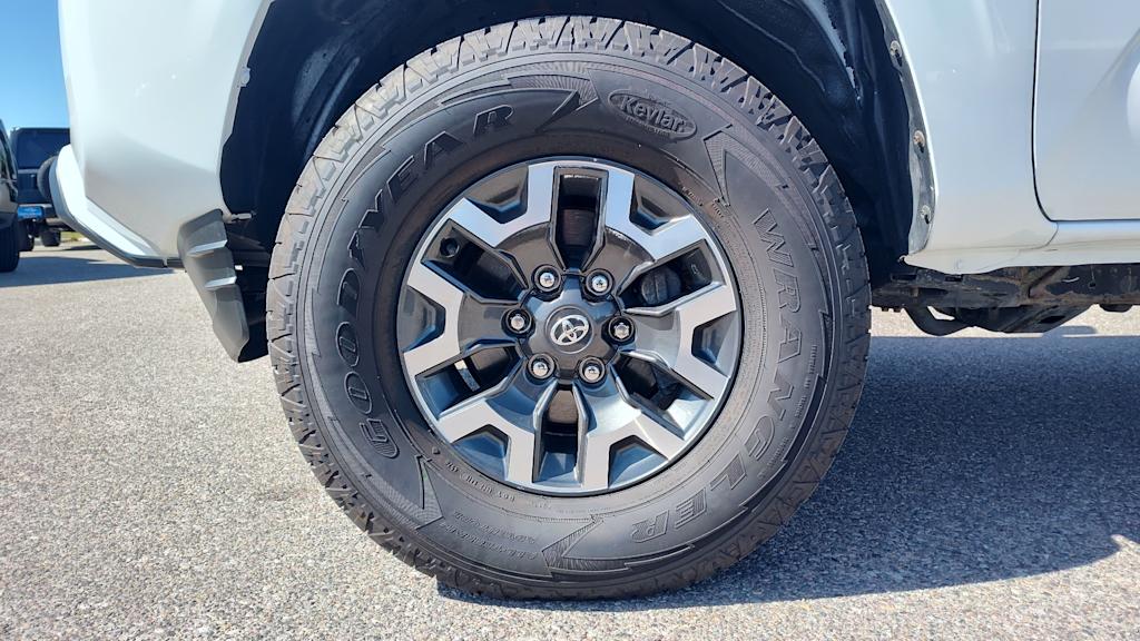 Thumbnail: 2018 Toyota Tacoma - 7