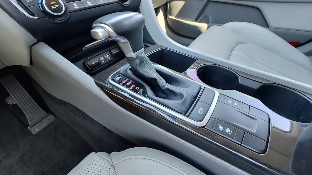 Thumbnail: 2018 Kia Optima - 16