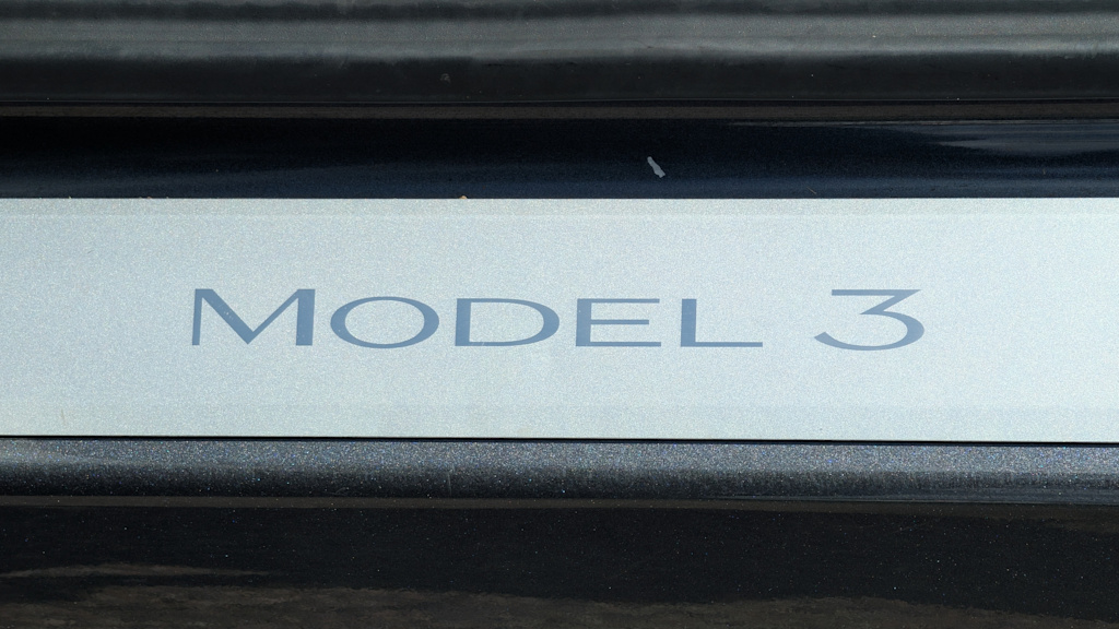 Thumbnail: 2018 Tesla Model 3 - 7