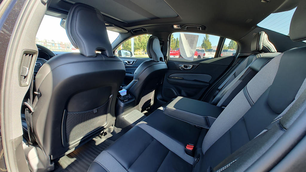 Thumbnail: 2022 Volvo S60 - 13