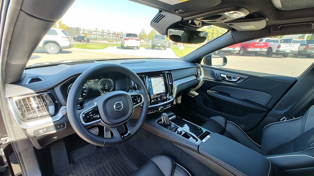 Thumbnail: 2022 Volvo S60 - 2