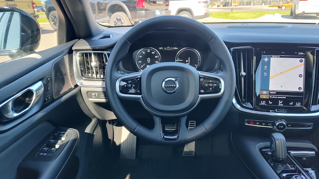 Thumbnail: 2022 Volvo S60 - 14