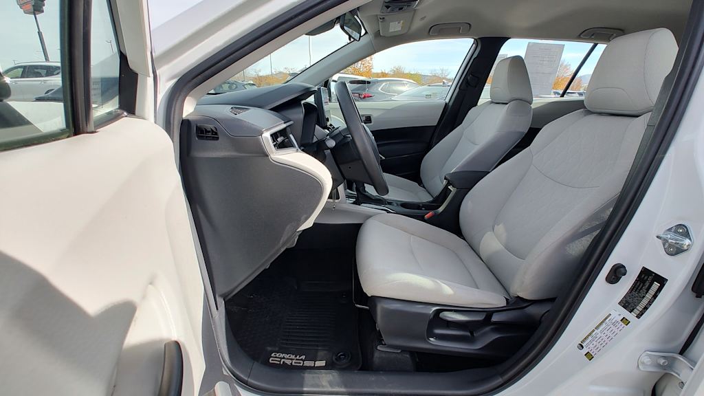 Thumbnail: 2023 Toyota Corolla Cross - 11