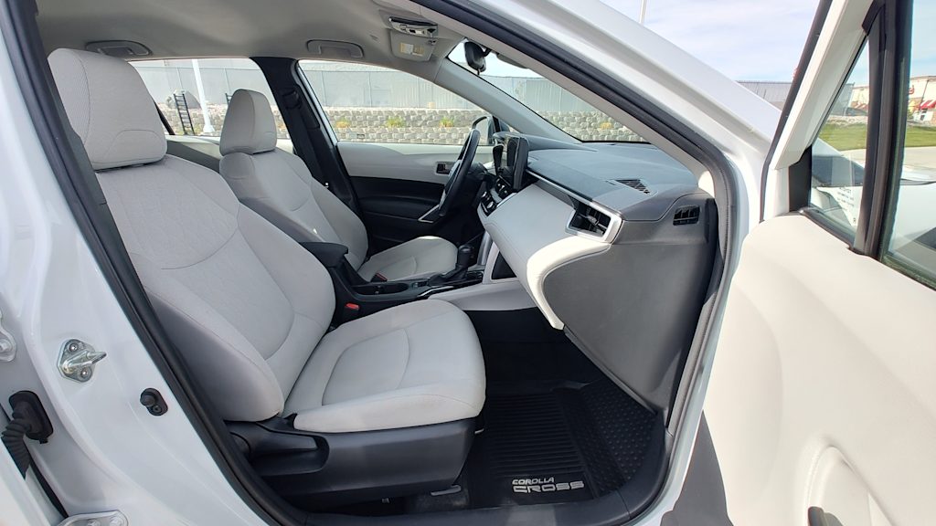 Thumbnail: 2023 Toyota Corolla Cross - 12