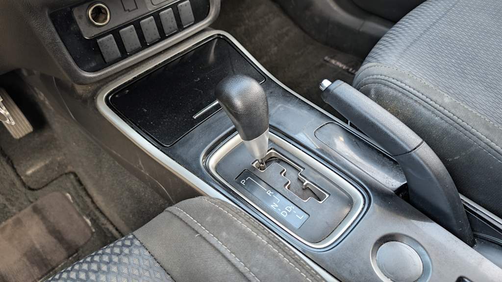Thumbnail: 2018 Mitsubishi Outlander - 16