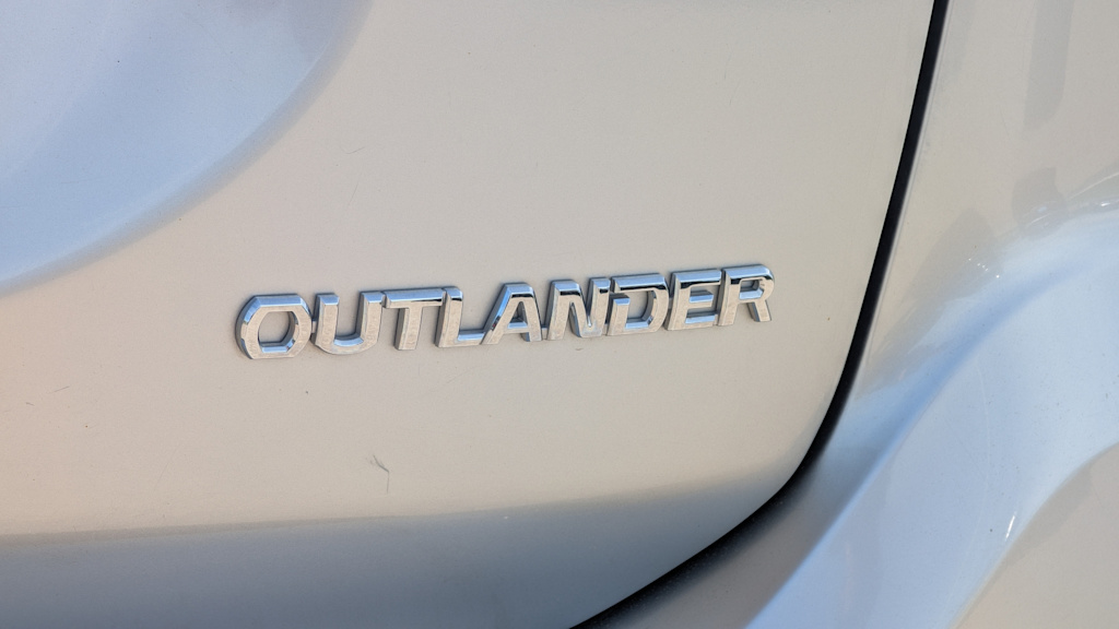 Thumbnail: 2018 Mitsubishi Outlander - 7