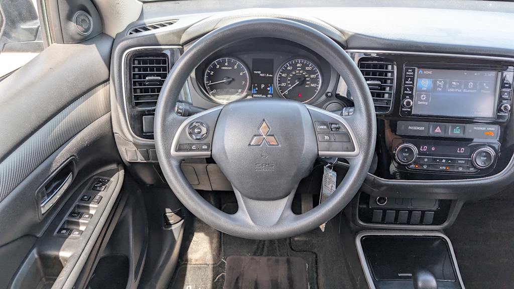 Thumbnail: 2018 Mitsubishi Outlander - 14