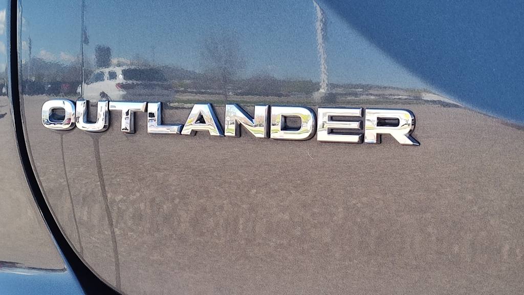 Thumbnail: 2025 Mitsubishi Outlander - 7