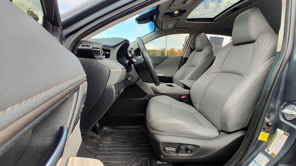 Thumbnail: 2021 Toyota Venza - 11