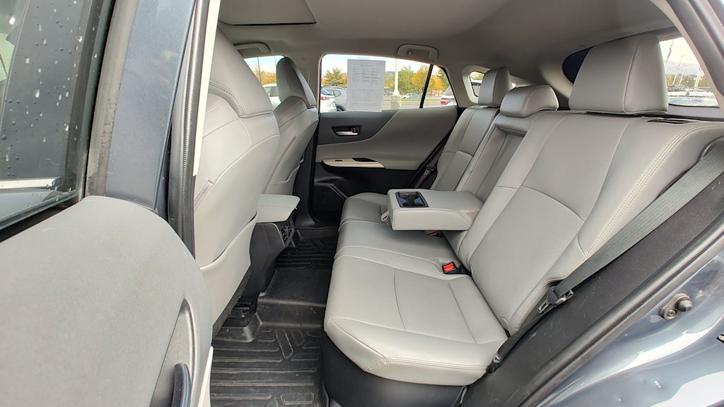 Thumbnail: 2021 Toyota Venza - 21