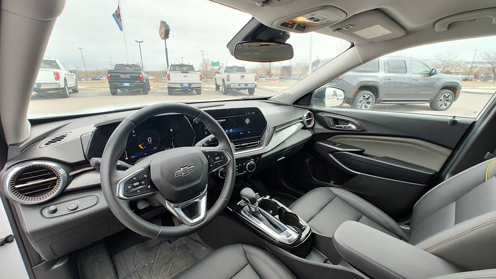 Thumbnail: 2025 Chevrolet Trax - 2