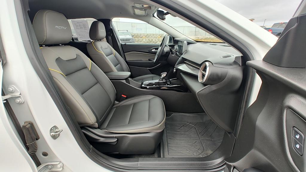 Thumbnail: 2025 Chevrolet Trax - 12