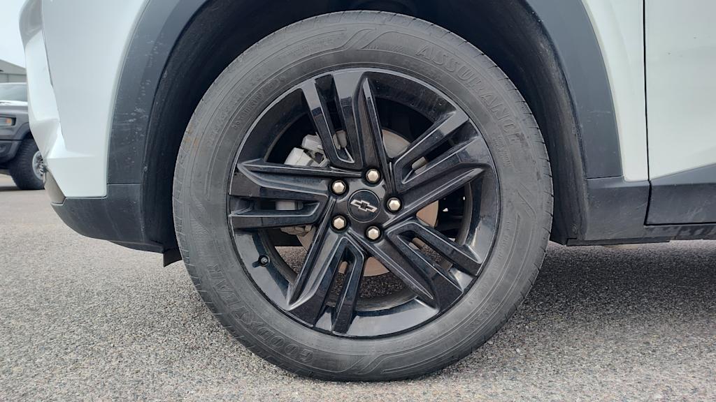 Thumbnail: 2025 Chevrolet Trax - 8