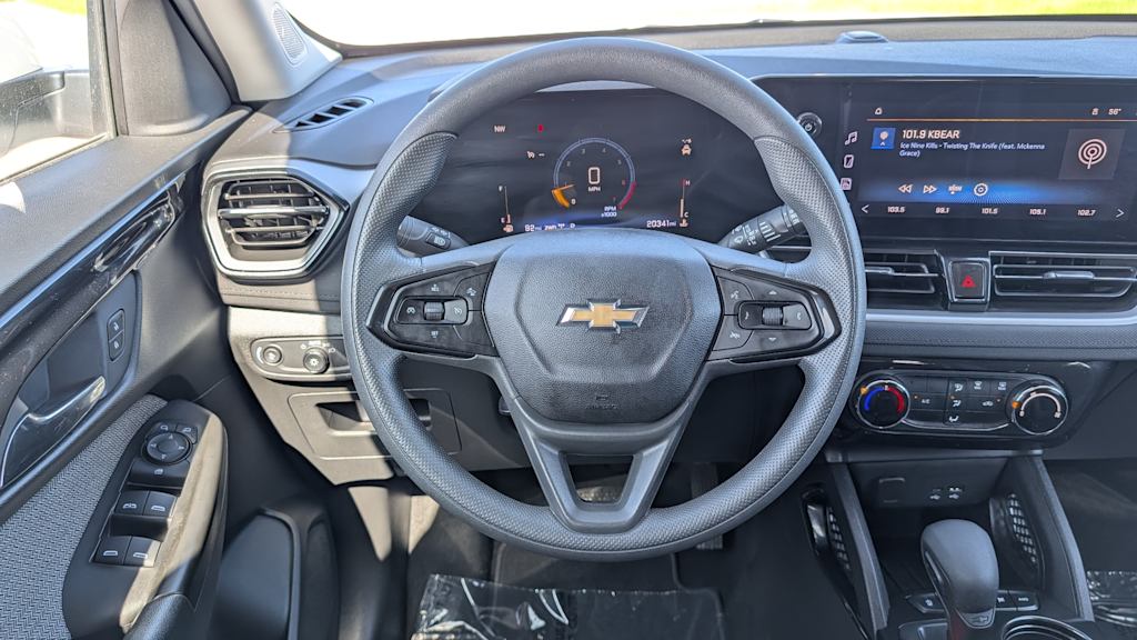 Thumbnail: 2026 Chevrolet TrailBlazer - 14
