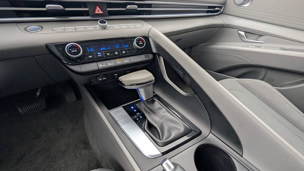Thumbnail: 2024 Hyundai Elantra - 15