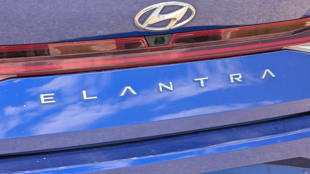 Thumbnail: 2022 Hyundai Elantra - 7