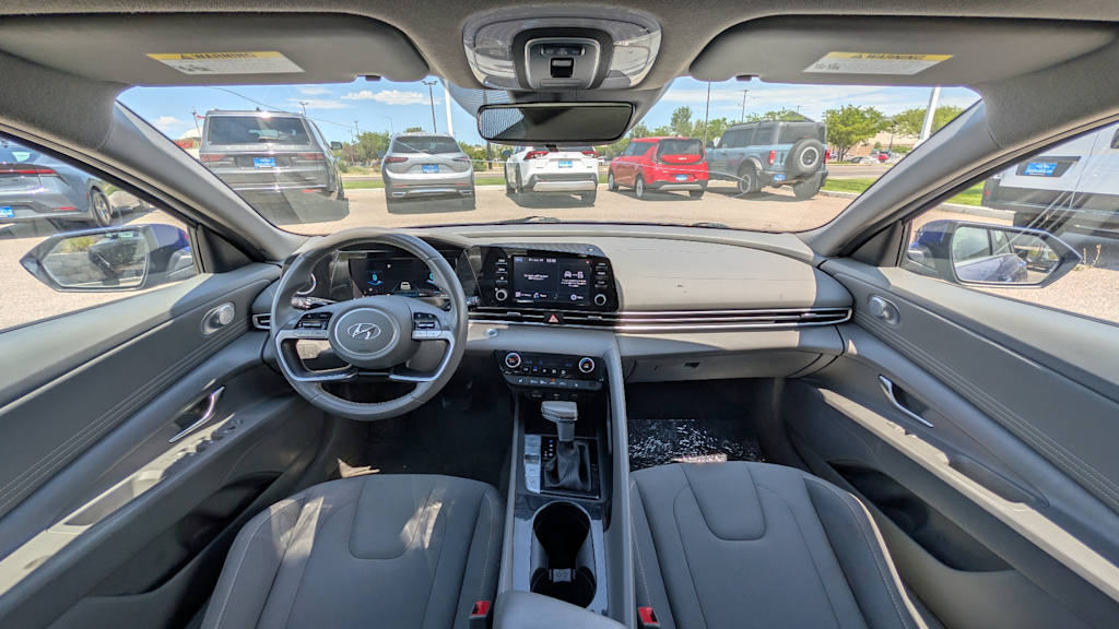 Thumbnail: 2022 Hyundai Elantra - 10