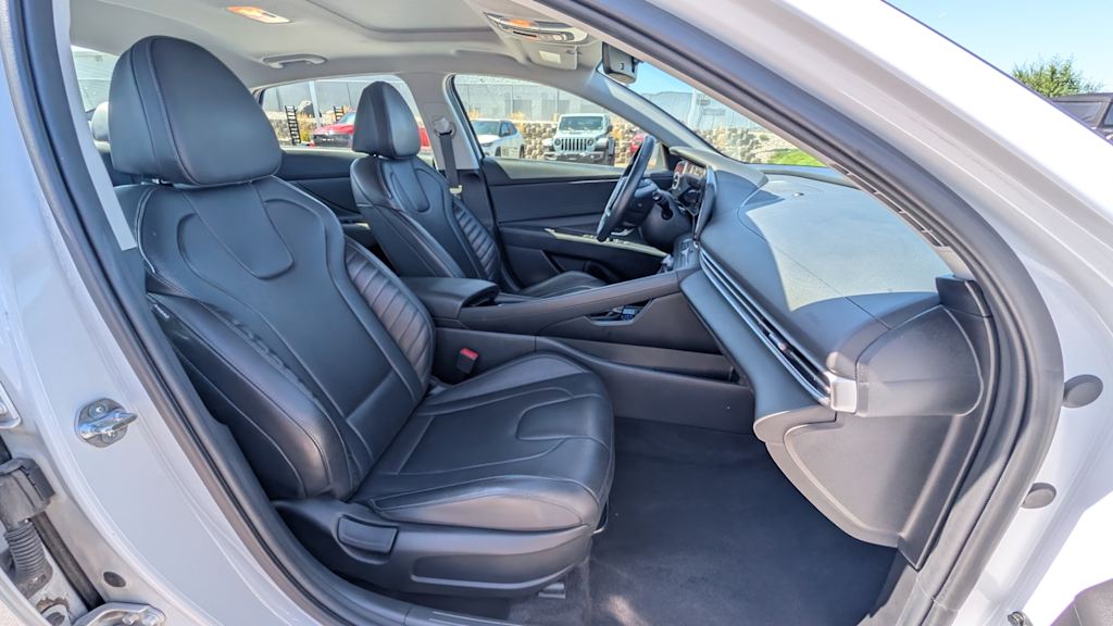 Thumbnail: 2025 Hyundai Elantra - 20