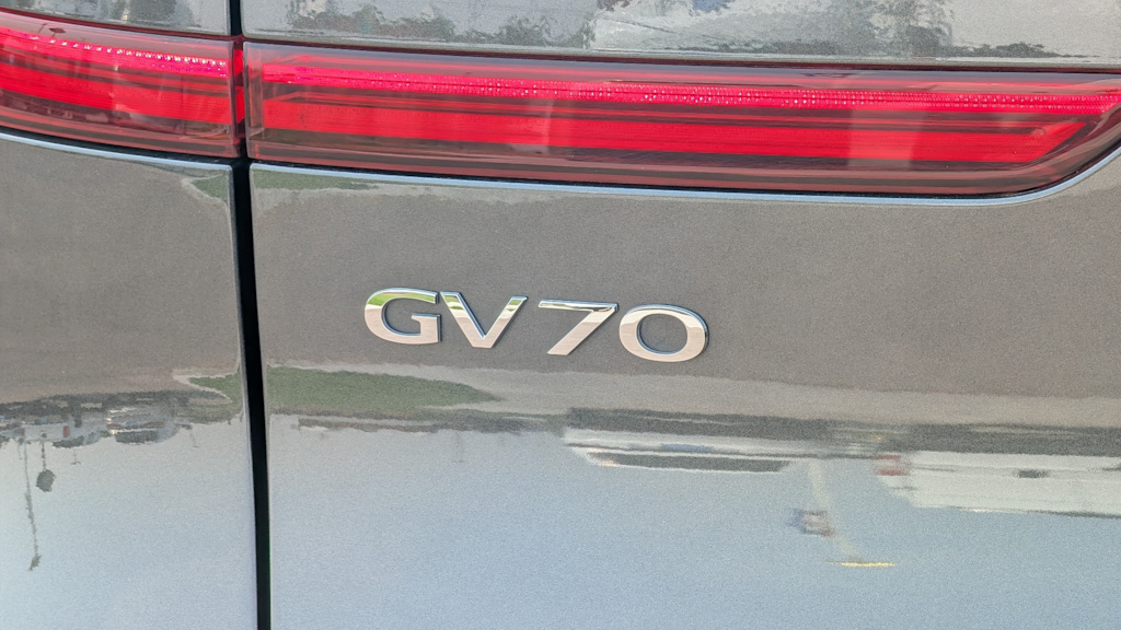 Thumbnail: 2025 Genesis GV70 - 23