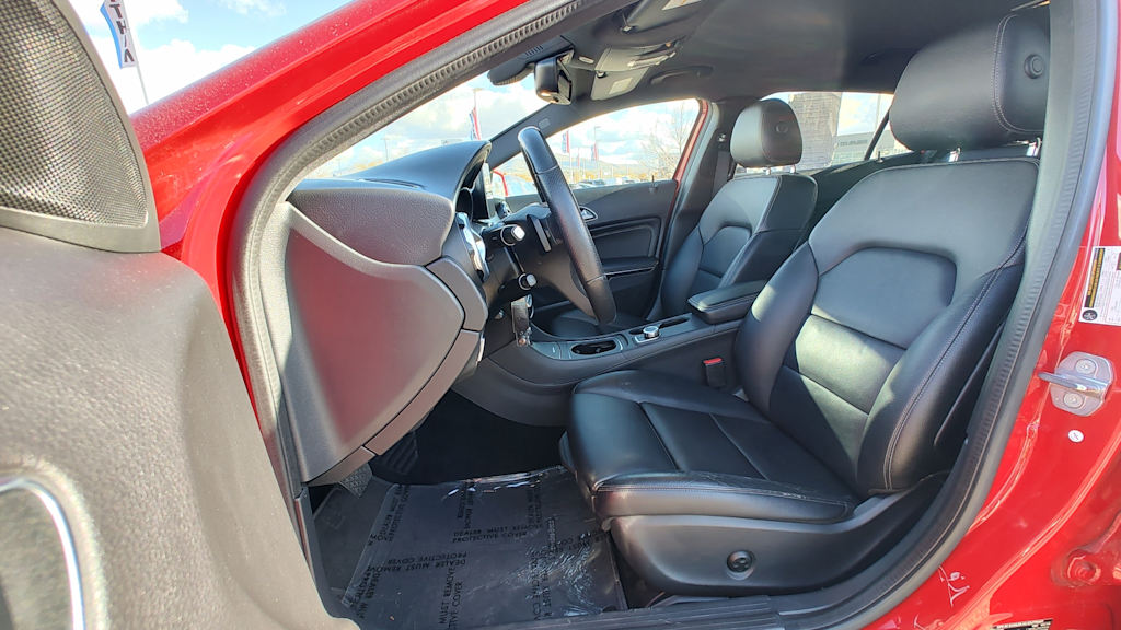 Thumbnail: 2020 Mercedes-Benz GLA - 19