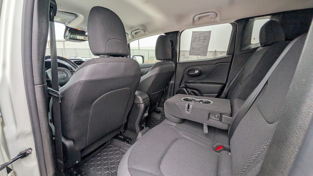 Thumbnail: 2020 Jeep Renegade - 13