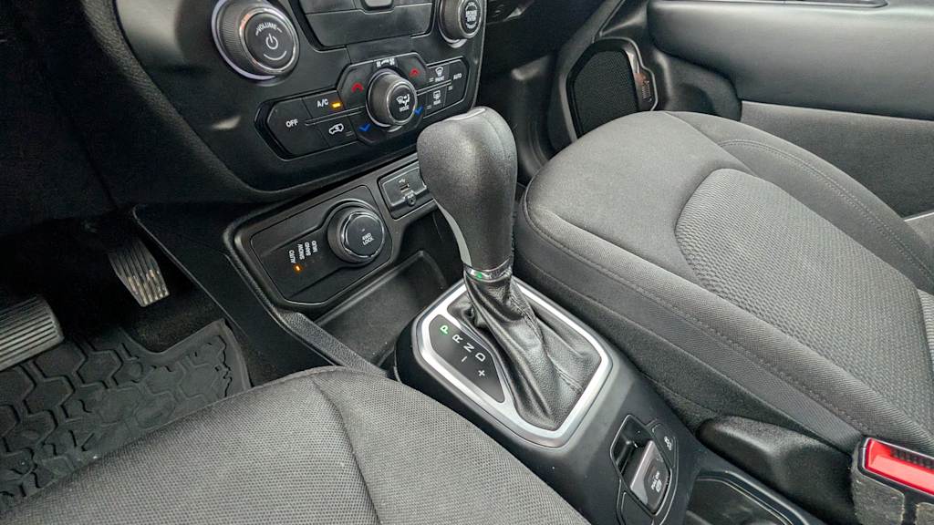 Thumbnail: 2020 Jeep Renegade - 16