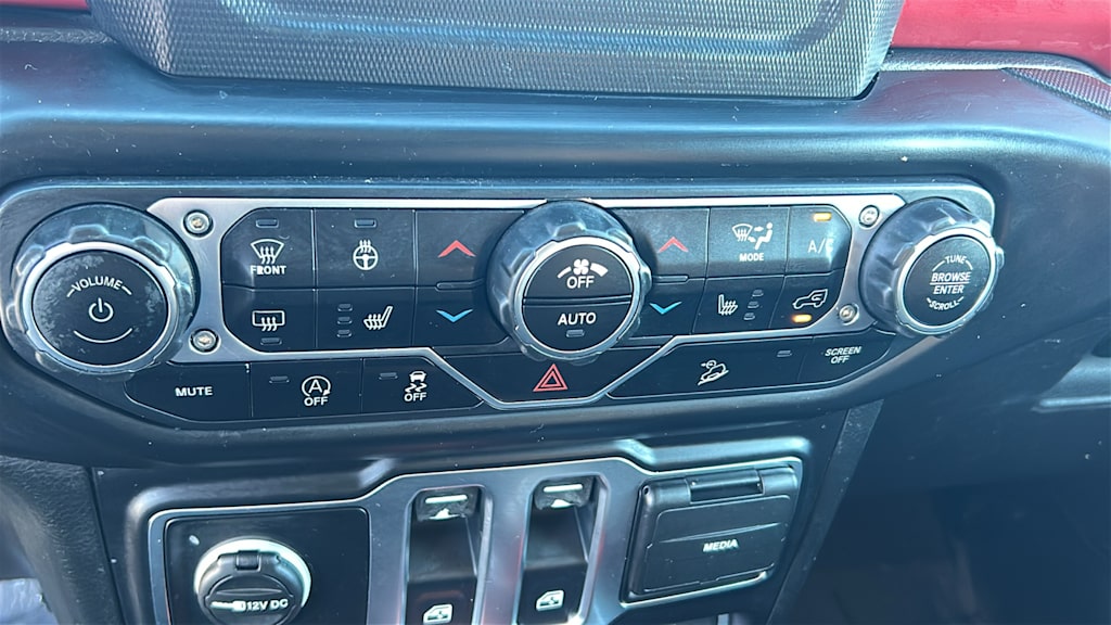 Thumbnail: 2020 Jeep Wrangler - 23