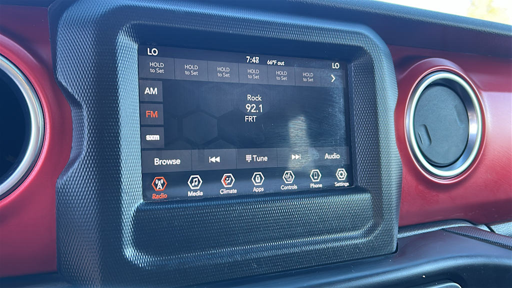Thumbnail: 2020 Jeep Wrangler - 14