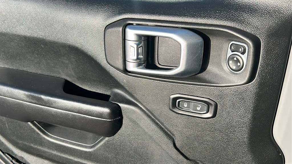 Thumbnail: 2020 Jeep Wrangler - 28